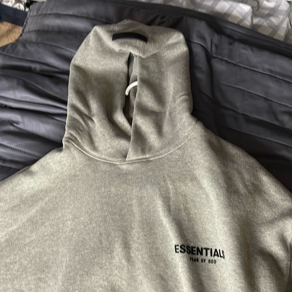 Hoodie fits way too big. So I'm selling to get better fit.